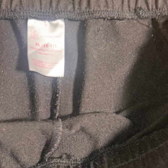 No Boundaries Women XL (15/17) Black White Polyester Blend Pull On Shorts (R) - Picture 4 of 4